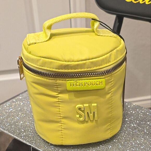 Steve Madden Quilted Tech Organizer- Cyber Lime - Picture 6 of 11